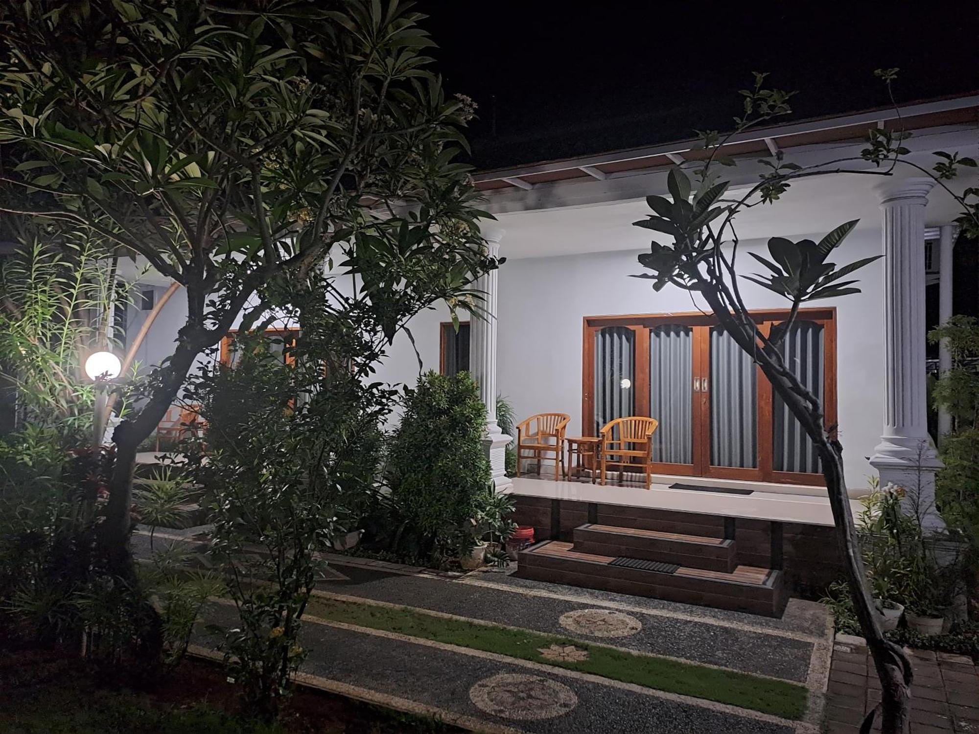 Srinadi Guest House Lovina 외부 사진